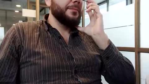 Snapshot of saucybonjo chatting on 11-25-25, 10:21 Ben online show from 11-25-25, 10:21