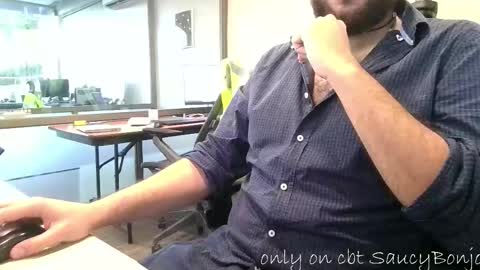 Snapshot of saucybonjo chatting on 02-05-26, 11:31 Ben online show from 02-05-26, 11:31