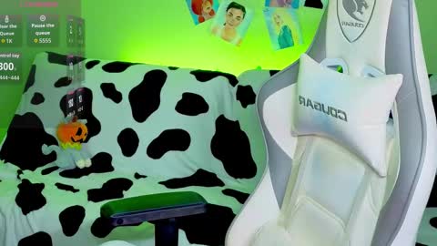 Ariel online show from 09-23-25, 02:14