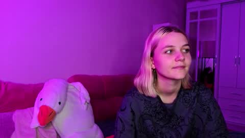 Snapshot of savannahshor chatting on 10-27-25, 08:13 savannahshor online show from 10-27-25, 08:13