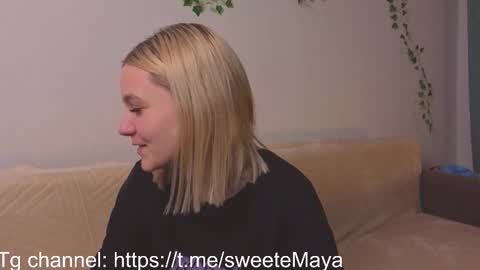 Snapshot of savannahshor chatting on 11-19-25, 08:31 savannahshor online show from 11-19-25, 08:31