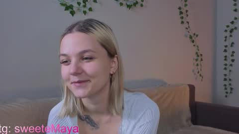 Snapshot of savannahshor chatting on 12-02-25, 08:04 savannahshor online show from 12-02-25, 08:04