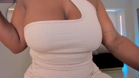 Snapshot of savannahstorm_ chatting on 02-11-26, 08:14 S a v a n n a h online show from 02-11-26, 08:14