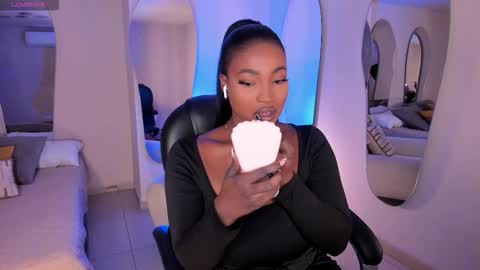 Snapshot of savannahstorm_ chatting on 02-15-26, 12:14 S a v a n n a h online show from 02-15-26, 12:14