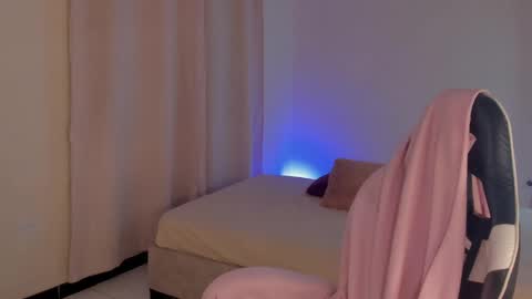 Savannahwildee online show from 02-20-25, 03:52