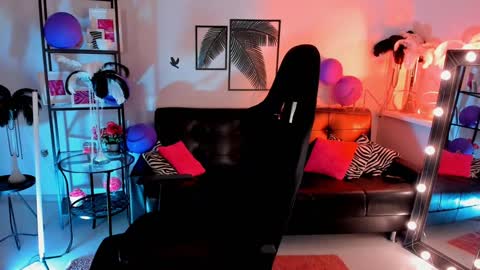 save the qween online show from 12-23-24, 07:49