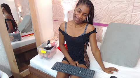 Snapshot of savory_pussy18 chatting on 12-14-24, 12:44 savory_pussy18 online show from 12-14-24, 12:44