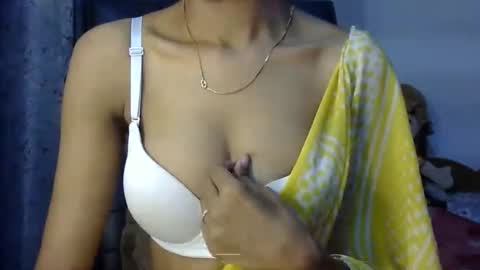 Snapshot of saxee_love chatting on 11-24-25, 04:18 saxee online show from 11-24-25, 04:18