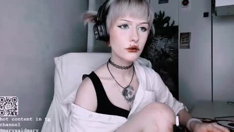 pronoun she. name Mary. age 21. online show from 09-26-25, 02:59