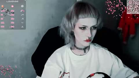 pronoun she. name Mary. age 21. online show from 11-22-25, 02:49