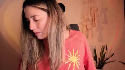 Venus online show from 11-19-25, 05:02