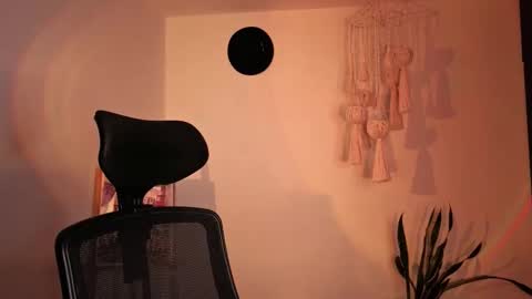 Venus online show from 11-20-25, 01:55