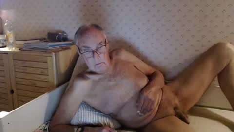 Snapshot of scandxx chatting on 10-29-25, 12:35 Scand online show from 10-29-25, 12:35