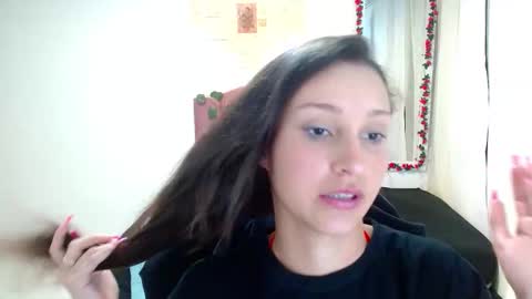 Snapshot of scarlet771776 chatting on 12-05-25, 08:16 scarlet771776 online show from 12-05-25, 08:16