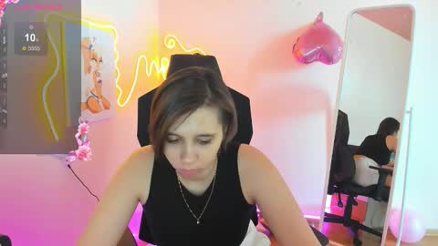 Snapshot of scarlet_sirenn chatting on 02-02-26, 08:46 Alexandra online show from 02-02-26, 08:46