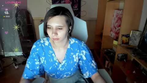 Snapshot of scarlet_sirenn chatting on 02-14-26, 08:44 Alexandra online show from 02-14-26, 08:44