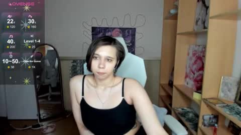 Snapshot of scarlet_sirenn chatting on 02-27-26, 10:04 Alexandra online show from 02-27-26, 10:04