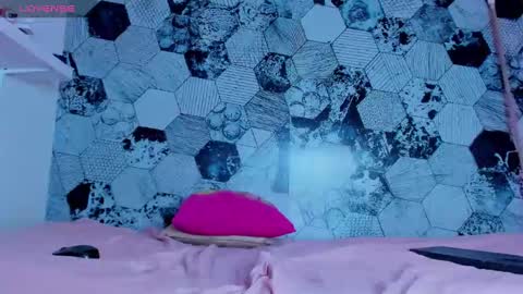 SCARLETH online show from 02-08-25, 10:40