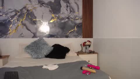 Scarleth online show from 11-20-25, 05:12