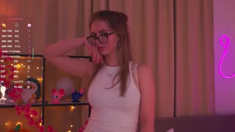 Snapshot of scarletliips chatting on 11-23-25, 09:25 Maria online show from 11-23-25, 09:25