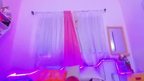 Snapshot of scarletliz chatting on 12-02-24, 05:59 Scarletliz online show from 12-02-24, 05:59