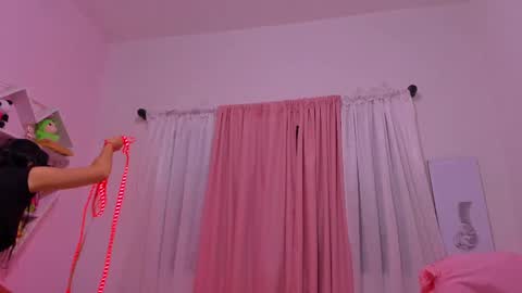 Snapshot of scarletliz chatting on 02-27-25, 12:13 Scarletliz online show from 02-27-25, 12:13