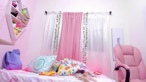 Snapshot of scarletliz chatting on 03-11-25, 12:17 Scarletliz online show from 03-11-25, 12:17