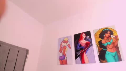 Snapshot of scarletliz chatting on 09-29-25, 12:54 Scarletliz online show from 09-29-25, 12:54