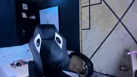 Snapshot of scarletmoon1_ chatting on 09-16-25, 10:55 Scarlet online show from 09-16-25, 10:55