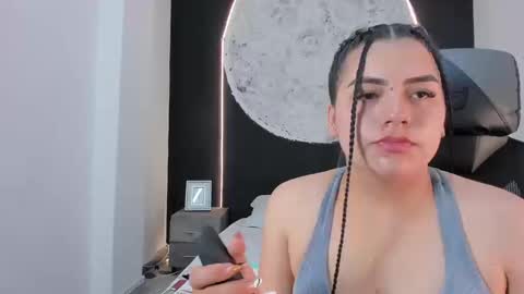 Snapshot of scarletmoon1_ chatting on 10-20-25, 08:31 Scarlet online show from 10-20-25, 08:31