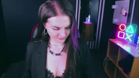 Snapshot of scarletmurrr chatting on 01-31-26, 07:11 Scarlett online show from 01-31-26, 07:11