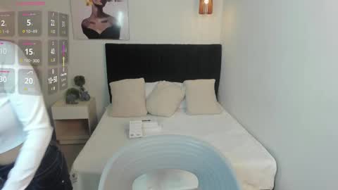 Scarlett online show from 10-17-25, 01:35