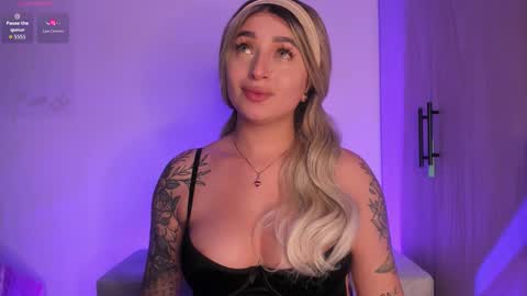 SCARLETT COLLINS online show from 10-18-25, 05:54