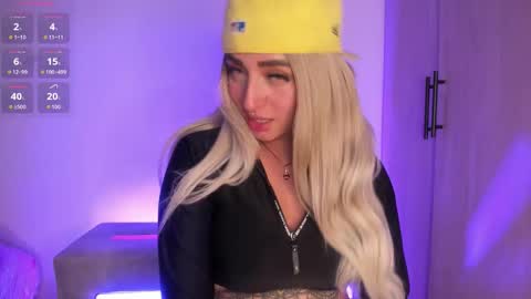 SCARLETT COLLINS online show from 11-05-25, 05:51