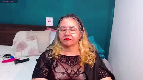 Snapshot of scarlett_duboi1 chatting on 02-27-25, 03:04 Scarlett  online show from 02-27-25, 03:04