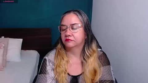 Snapshot of scarlett_duboi1 chatting on 09-17-25, 11:39 Scarlett  online show from 09-17-25, 11:39