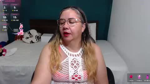 Snapshot of scarlett_duboi1 chatting on 10-10-25, 07:46 Scarlett  online show from 10-10-25, 07:46