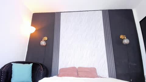 Scarlett Johs online show from 11-27-25, 11:23