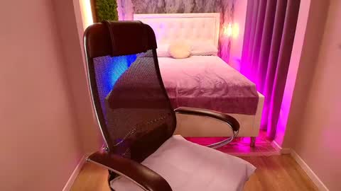 Scarlett online show from 02-07-25, 05:41