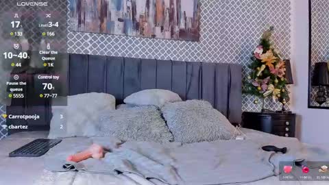 Scarlett online show from 12-22-24, 03:44