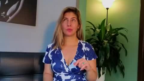 Snapshot of scarlett_moore_ chatting on 02-26-26, 03:33 Scarlett online show from 02-26-26, 03:33