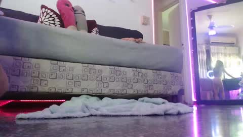 scarleett online show from 12-21-24, 01:47