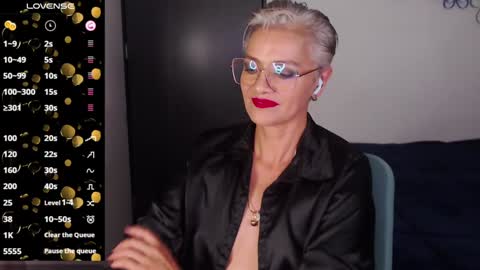 Snapshot of scarlett_paris chatting on 01-10-25, 11:29 Scarlett online show from 01-10-25, 11:29