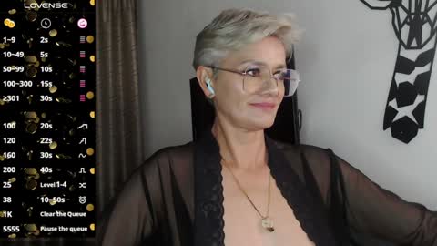 Snapshot of scarlett_paris chatting on 01-18-25, 02:36 Scarlett online show from 01-18-25, 02:36
