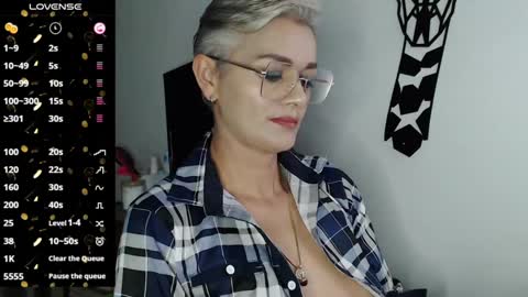 Snapshot of scarlett_paris chatting on 01-20-25, 11:10 Scarlett online show from 01-20-25, 11:10