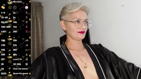 Snapshot of scarlett_paris chatting on 01-26-25, 11:18 Scarlett online show from 01-26-25, 11:18