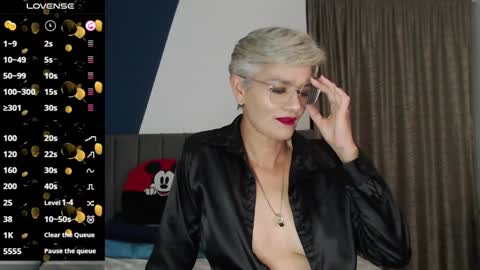 Snapshot of scarlett_paris chatting on 01-27-25, 11:43 Scarlett online show from 01-27-25, 11:43