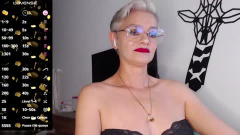 Snapshot of scarlett_paris chatting on 02-06-25, 10:43 Scarlett online show from 02-06-25, 10:43