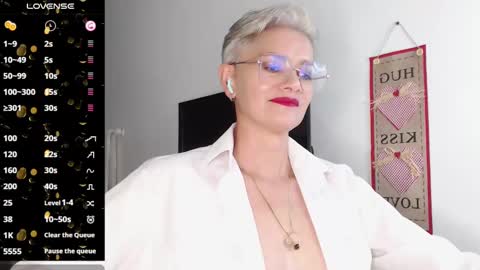 Snapshot of scarlett_paris chatting on 02-11-25, 02:57 Scarlett online show from 02-11-25, 02:57