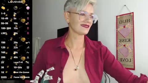 Snapshot of scarlett_paris chatting on 02-12-25, 02:24 Scarlett online show from 02-12-25, 02:24